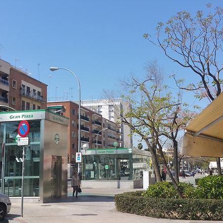 Apartamento Eduardo Dato Sevilla Bagian luar foto