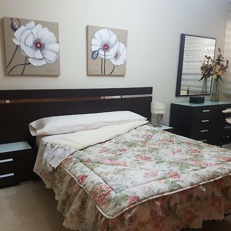 Apartamento Eduardo Dato Sevilla Bagian luar foto